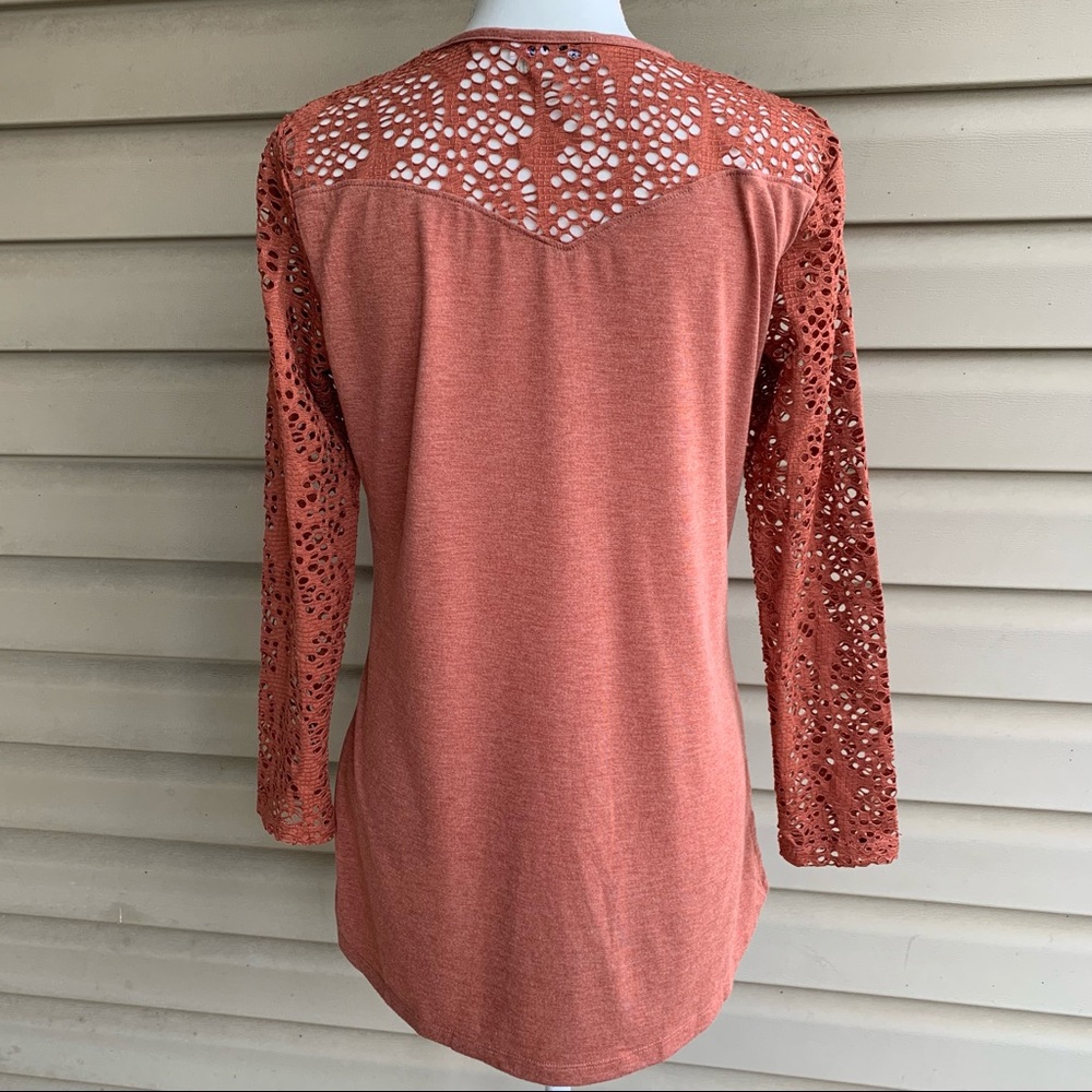 •Simply Noelle• Long Sleeve Eyelet Embellished Top - Size S/M (8-10) - Picture 6 of 10